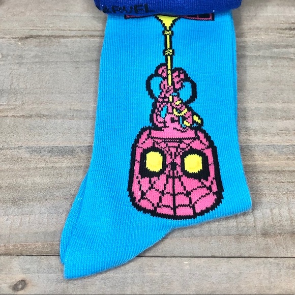 Funko Pop! Marvel Black Light Socks 3-Pack - Picture 5 of 8